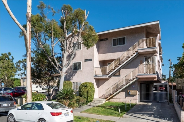912 S Ash Avenue - Photo 1