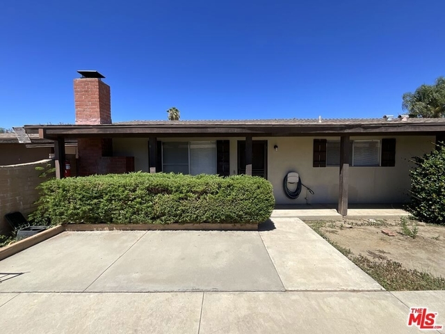 1440 Calhoun Court - Photo 1