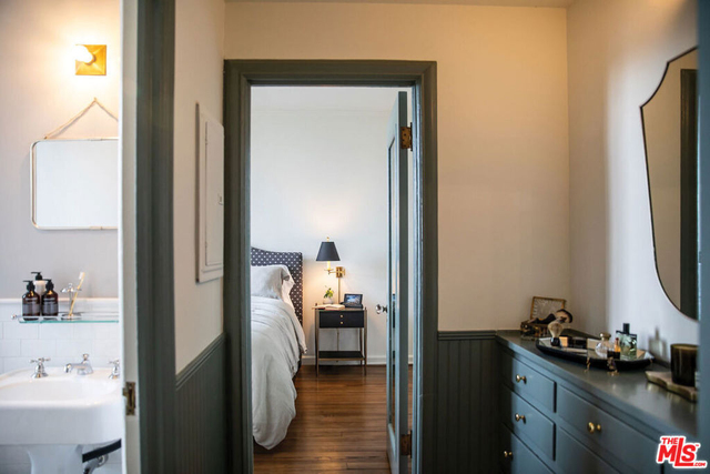 5959 Franklin Avenue - Photo 1