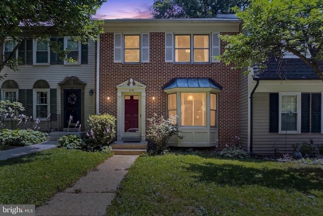 5719 Oakshore Court - Photo 1