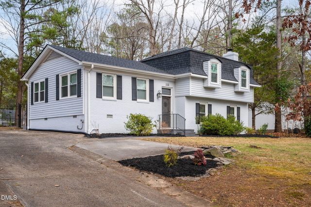 1112 Stonehedge Avenue - Photo 1