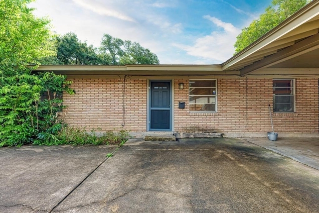 1805 Mohle Dr - Photo 1