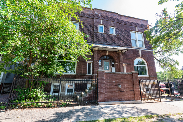 1535 W Leland Avenue - Photo 1