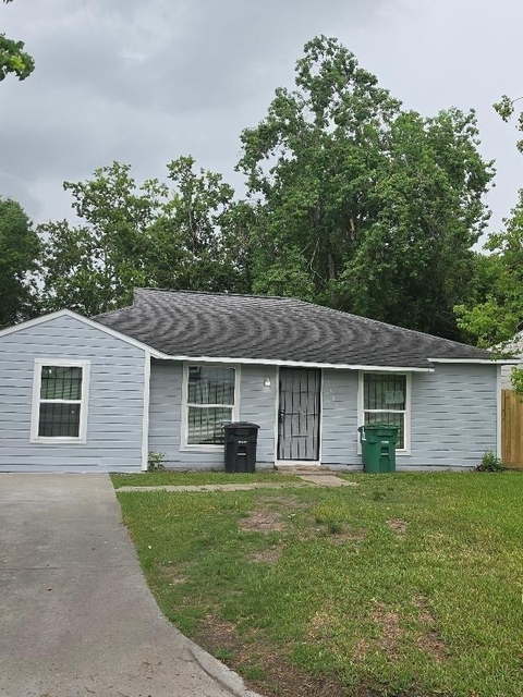 7343 Le Havre Road - Photo 1