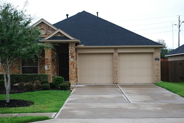 4510 Long Creek Drive - Photo 1