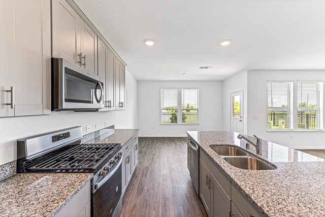 1029 Laguna Cove Drive - Photo 1