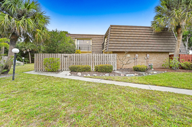 2111 Vista Oaks Circle Ne - Photo 1