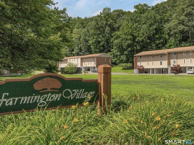1634 Farmington Avenue - Photo 1
