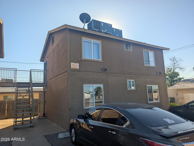 7160 N 53rd Avenue - Photo 1