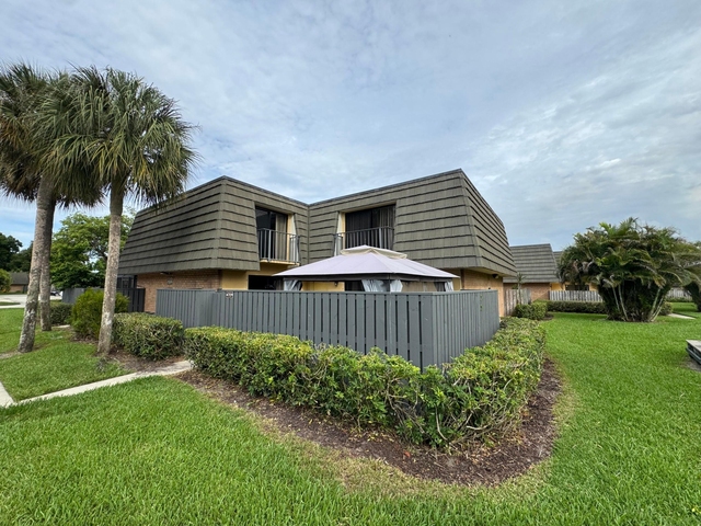 4709 47th Way - Photo 1