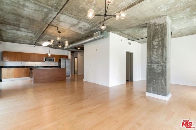 645 W 9th Street - Photo 1