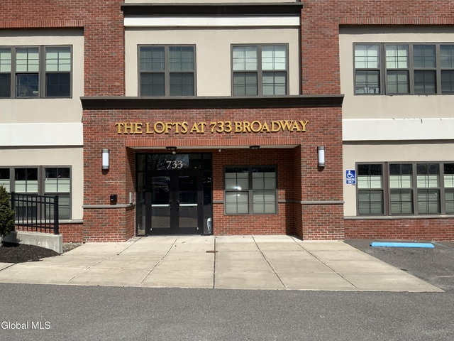 733 Broadway - Photo 1