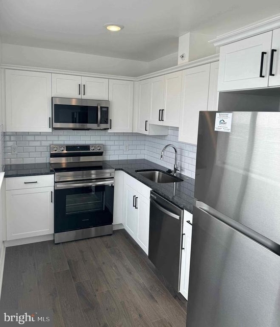 404 Fountain Street - Photo 1