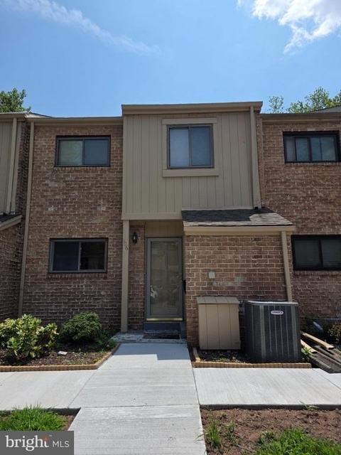 106 Sycamore Court - Photo 1