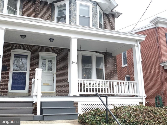 2413 W 16th Street - Photo 1