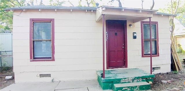 4902 Caswell Ave - Photo 1