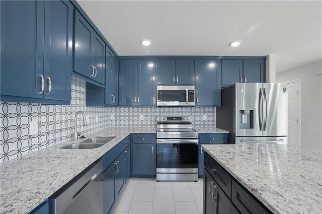 214 Lizzie St - Photo 1