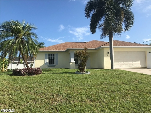 1427 Ne 43rd Lane - Photo 1