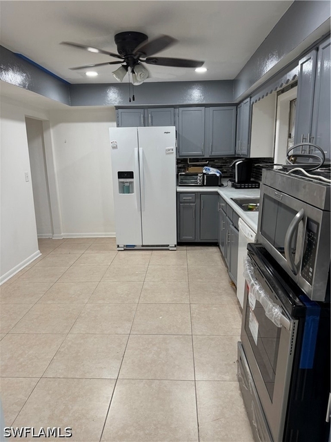 2496 42nd Street Sw - Photo 1