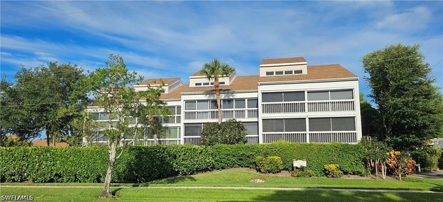 1050 9th Street S - Photo 1
