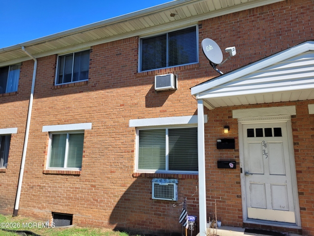 215 Washington Street - Photo 1