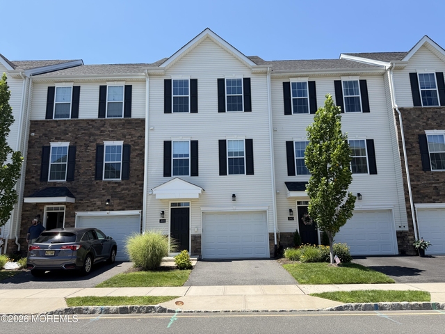 305 Spirit Way - Photo 1