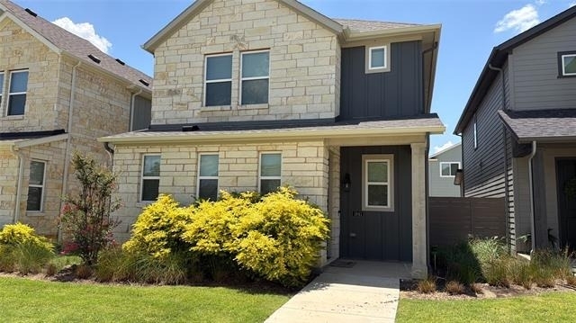 1841 Woodlawn Way - Photo 1