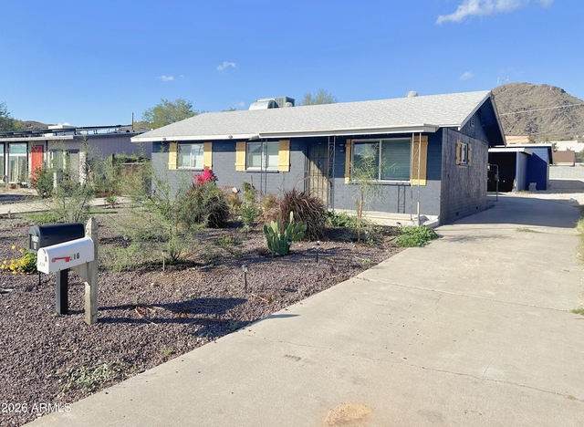 216 E Carol Avenue - Photo 1