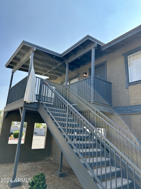 286 W Palomino Drive - Photo 1