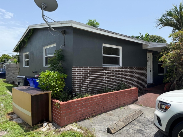 5900 Garfield Street - Photo 1