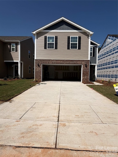 1423 Mammoth Road - Photo 1