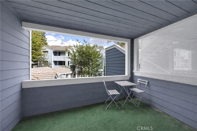 111 S Lakeview - Photo 1