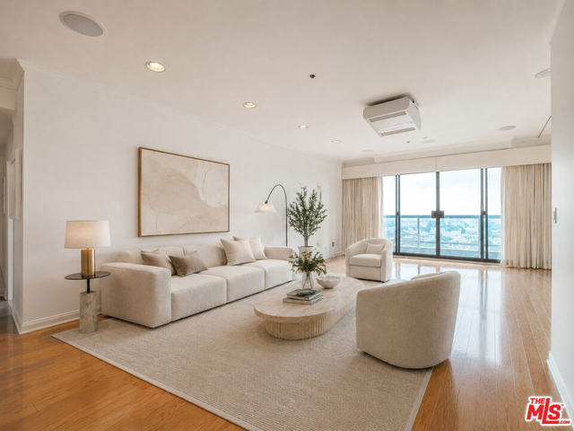 10724 Wilshire Boulevard - Photo 1