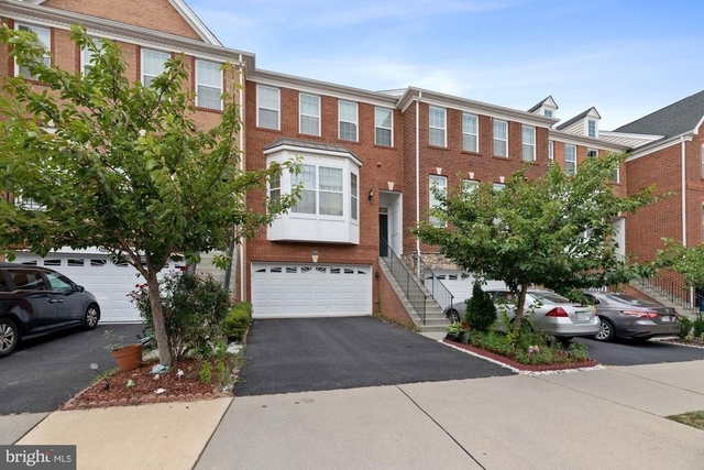 43241 Mitcham Square - Photo 1