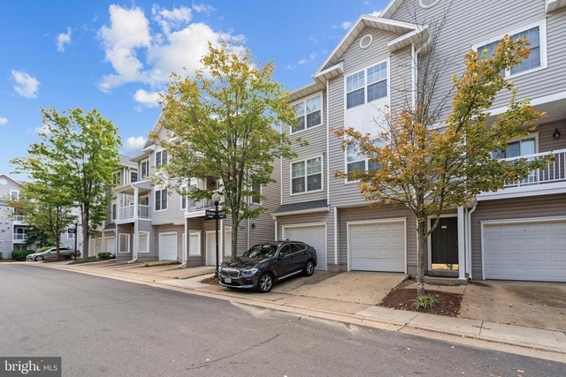 4525 Superior Square - Photo 1