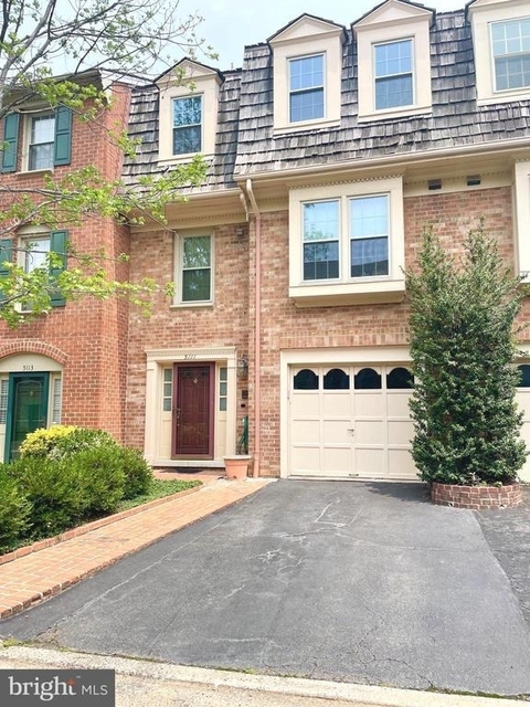 5111 Heritage Lane - Photo 1