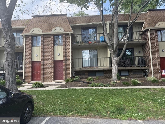 326 Saybrook Lane - Photo 1