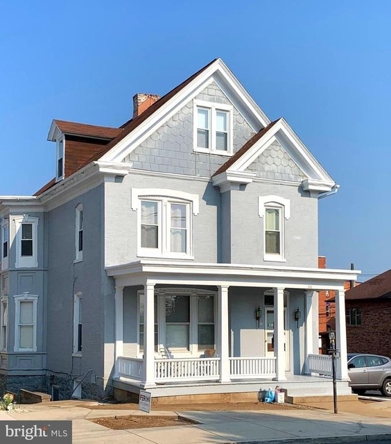 111 King Street - Photo 1