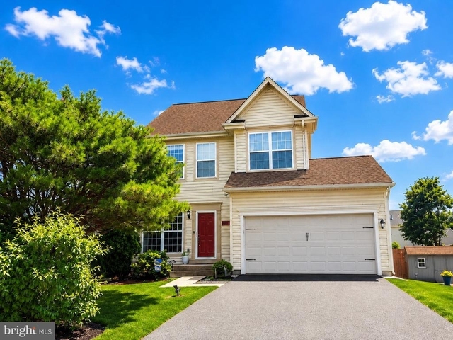 7811 New Ascot Lane - Photo 1
