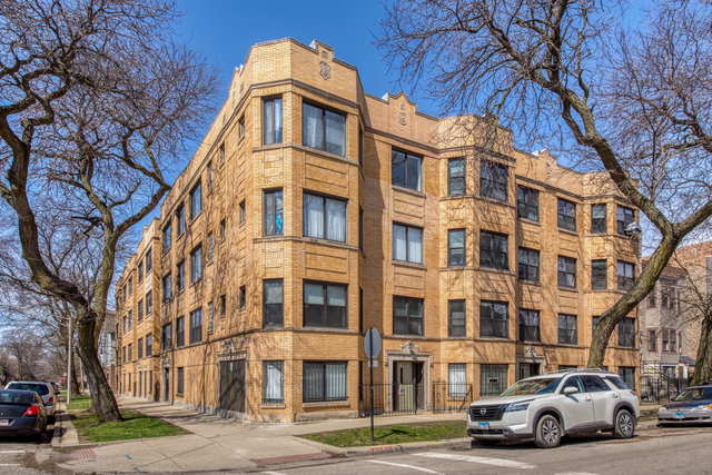 1904 N Whipple Street - Photo 1