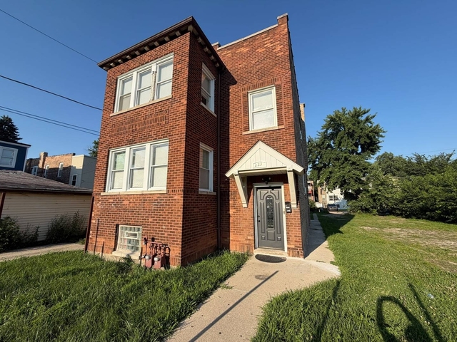 223 N Laporte Avenue - Photo 1