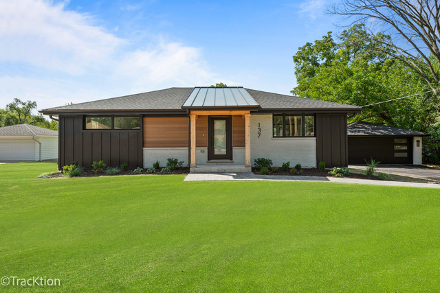 137 W Chicago Avenue - Photo 1