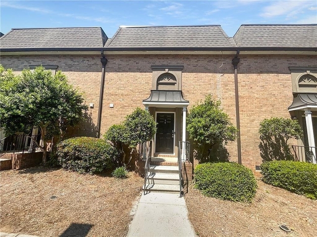6980 Roswell Road - Photo 1