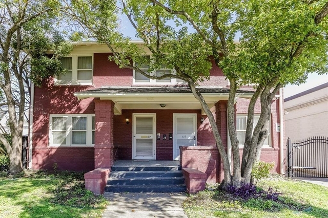 612 W Alabama Street - Photo 1