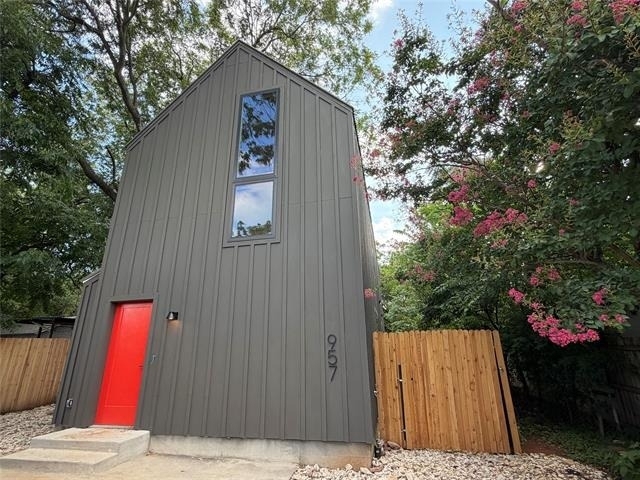 957 Woods Avenue - Photo 1