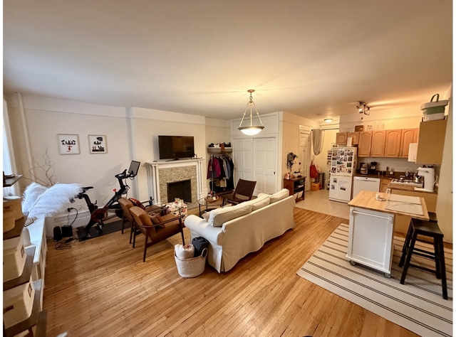 302 W 78th Street - Photo 1