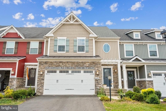 41673 Mcmonagle Square - Photo 1