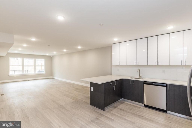1724 N Marshall Street - Photo 1