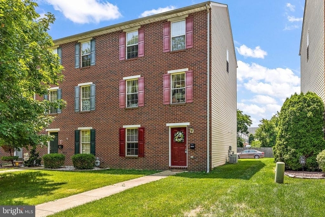 906 Gray Street - Photo 1