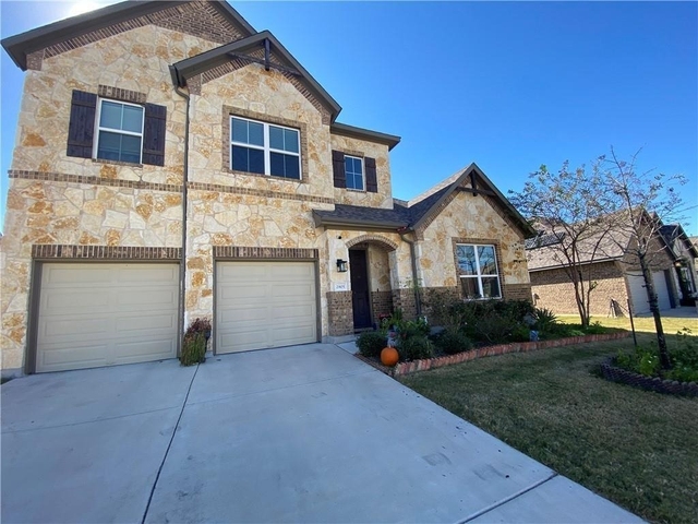 2905 Waterson St - Photo 1
